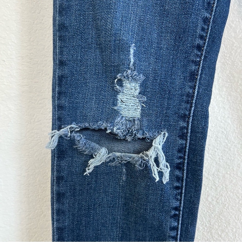 Levi’s Ripped Jeans - Picture 12 of 16